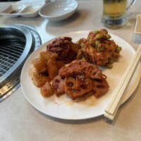 馬車道 de 焼肉 DOURAKU CORRIDA 北仲ブリック＆ホワイト店 - 