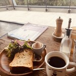 カフェ レストラン バー オンザヒル - 