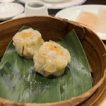 萬珍樓點心舗 - 香港風焼売(だったかな？)和風にトーンダウンされていない、いわゆる中華のシュウマイの味で美味