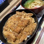 資さんうどん - カツとじ丼とミニうどんです。