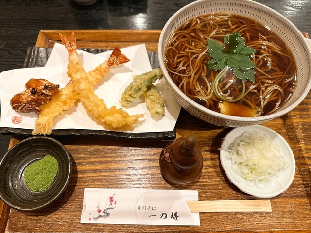 ソバ（4点） Teuchi Soba Ichino Ume - Meinohama/Soba (Buckwheat noodles) | Tabelog