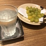 広島お好み焼 鉄板焼 一閃 - 日本酒と合わせて銀杏も