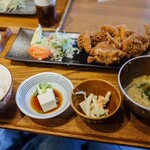 天神食堂 ハルキッチン - 丸ごとカニフライとカニクリームコロッケ定食