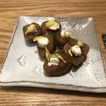 広島お好み焼 鉄板焼 一閃 - いちじく甘露煮クリームチーズ（税込 360円）日本酒にもあいます