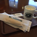 ＣＡＦＥ　ＤＩ　ＥＳＰＲＥＳＳＯ　珈琲館 - ホットドック＆ブレンドコーヒー