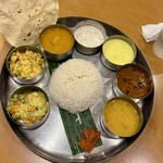 カレーリーブス カフェ＆レストラン - 