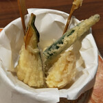 かがり屋 - 烏賊のしそ巻き・他天ぷら