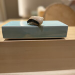 恵比寿 鮨 はつめ - 燻製鰆 握り