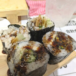 すし専門ストア かど平 - 隣の注文が輝いて観える♪