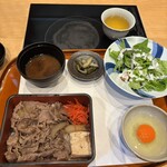 すき焼き十二天 - すき焼き重