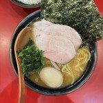 横浜ラーメン おか本 - 