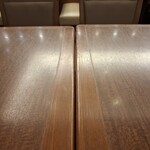 ロイヤルホスト - テーブルです。