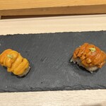 寿司 みなつき - 左　利尻産 雲丹　　　右　根室産 雲丹