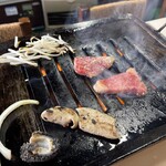 やきにく徳山 - ロースと牛もつ