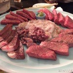 満月 - 2014.11.15(土)5名5500円コース予約　今日も一食入魂！
      最初からオッパイ盛りされた白飯でガツガツと(^_^)v