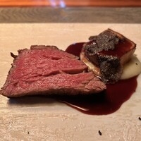薫 HIROO - 熊本あか牛 15ヶ月熟成メークインのロースト チベットの黒トリュフ