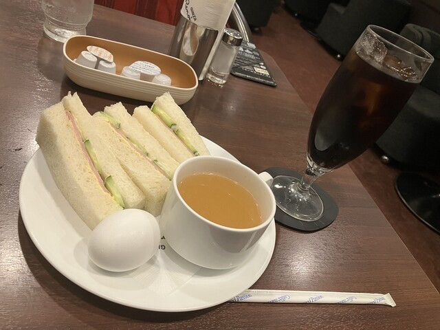 Kissa Shitsu Renoir Nyu Shinjuku 3 Chome Ten