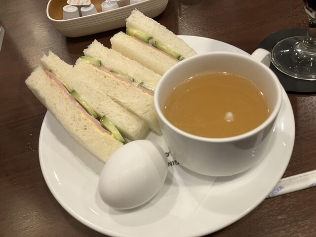 Kissa Shitsu Renoir Nyu Shinjuku 3 Chome Ten photo 3