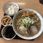 中華そば 雲ノ糸 酒田店 - 極煮干し　太麺　岩海苔　メンマ　小ライス