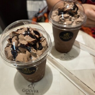 GODIVA_1