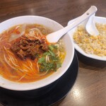 四川料理・蘭州ラーメン 牛王 - 