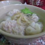 金温州餛飩大王 - 優しいスープに、ゴロンと大きなワンタンが・・「餛飩湯」(TWD60)