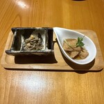 いざかや しん - 2種類のお通しです(o^^o)