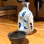 いざかや しん - 季節柄『ぬる燗』でお願いしました！お料理にぴったりの日本酒でした(o^^o)