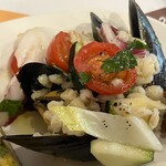 Lamp - ムール貝ともち麦のサラダ