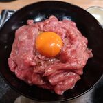 和牛専門 牛めし 前田優 - 