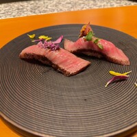 喜扇亭 名古屋ミッドランドスクエア店 - ローストビーフの握り