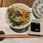 蔵人厨 ねのひ 名古屋駅前店 - 鰹たたきサラダ　野菜たっぷり！