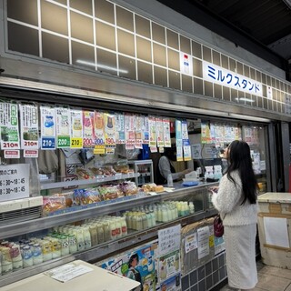 パンと牛乳の店 ミルクスタンド_1