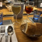 ル・コントワール・オクシタン - グラスワイン(白)とキール