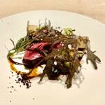 cepages - 青森県「銀の鴨」の炭火焼きとそのジュ
      上野村 +石味噌と黒ニンニクのソース