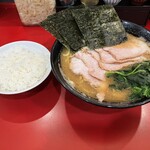 ラーメン 杉田家 - 料理写真: