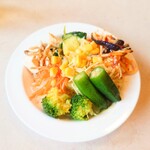 フォルクス - サラダバー、2杯目。