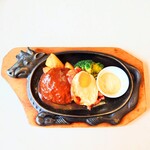 フォルクス - ■ 厚切りベーコンと目玉焼きハンバーグ・ランチ (サラダバー・焼き立てパン・ライス・スープバー付き)、1,903円