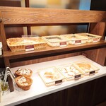 フォルクス - 焼き立てパン。