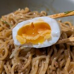 哲 - 卵は普通の半熟卵