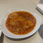 龍天楼 - メインの選べる２品の一品目はエビのチリソース煮、プリプリのエビを丁度良い辛さに仕上げてありますよ。