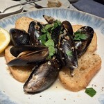 SALVATORE CUOMO & BAR - 