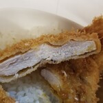 カレーの家 - カツの断面など。