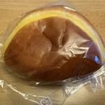 パン工場 - 料理写真:筑紫野クリームパン１７３円。  中にジャージー牛乳を使った自家製カスタードクリームがたっぷり入ってます。