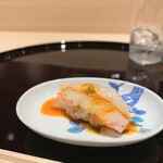 梅田 すし継 - ボタンエビの黄身醤油