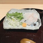 梅田 すし継 - クエ鍋は刺身でも食べれる新鮮！透き通ってしまってます