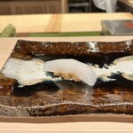 梅田 すし継 - 肉厚のイカ