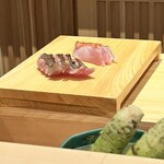 梅田 すし継 - 綺麗に並べられて美しい