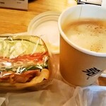 278 - 合鴨サンドとホットアーモンドラテ