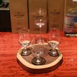 BAROSSA cocktailier - ④ ③+他の3種のGinの飲み比べ